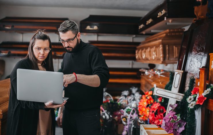 What to Do After a Parent Dies: A Checklist After Losing a Parent